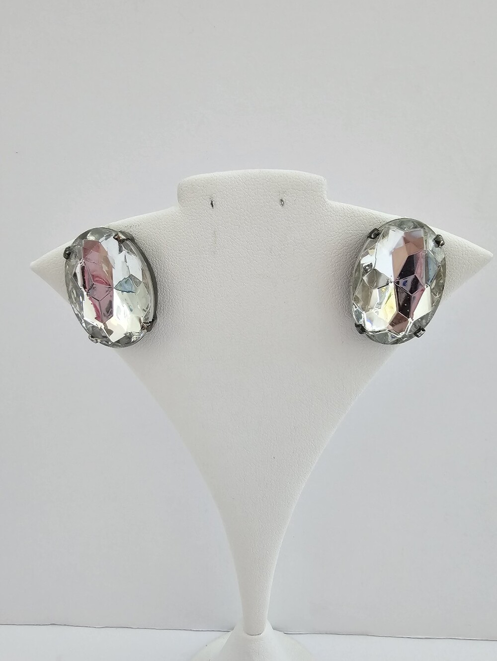 Vintage Clear Faceted Acrylic Crystal Oval Stud Earrings Gunmetal Modernist